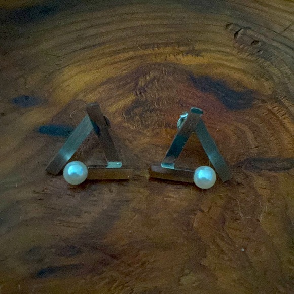 Stainless Steel Faux Pearl Minimalist Studs - Picture 1 of 2